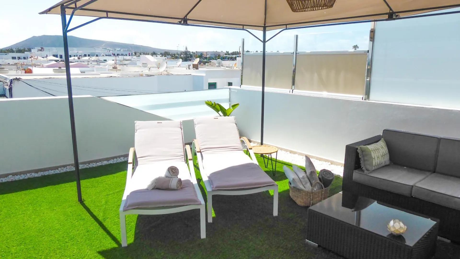 Apartamentos Mares de Lava - Playa Blanca