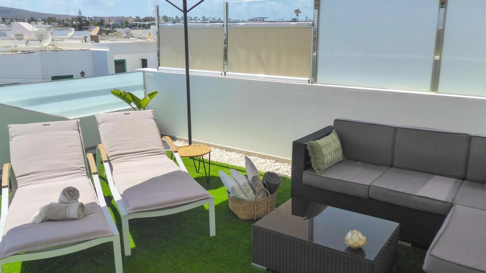 Apartamentos Mares de Lava - Playa Blanca España
